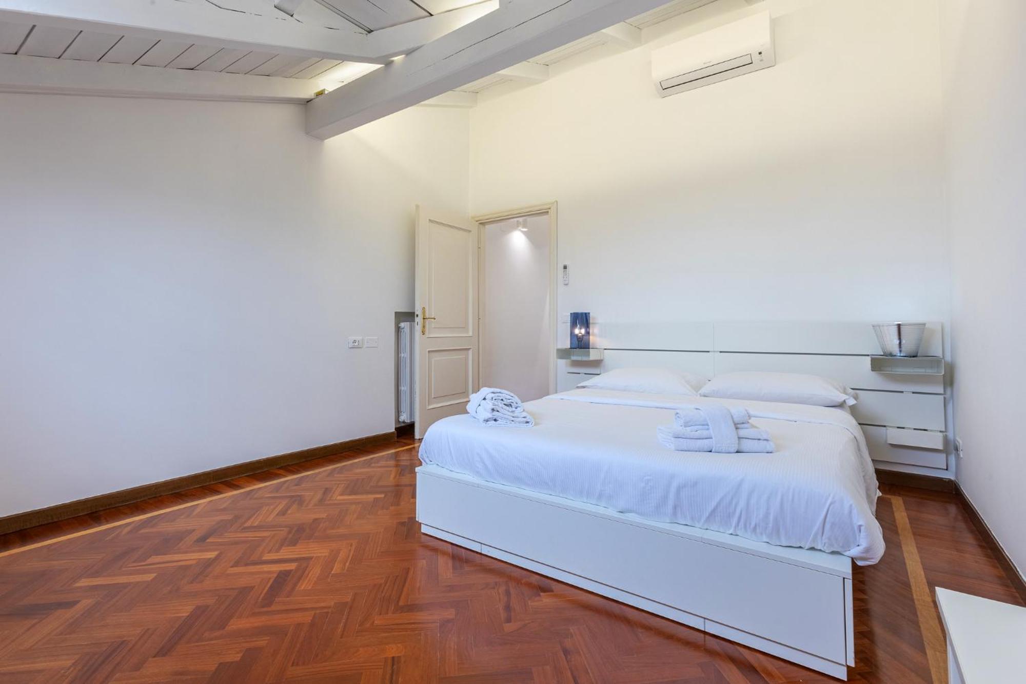 Ferienwohnung Pratello Elegante E Raffinata Mansarda Bologna Exterior foto