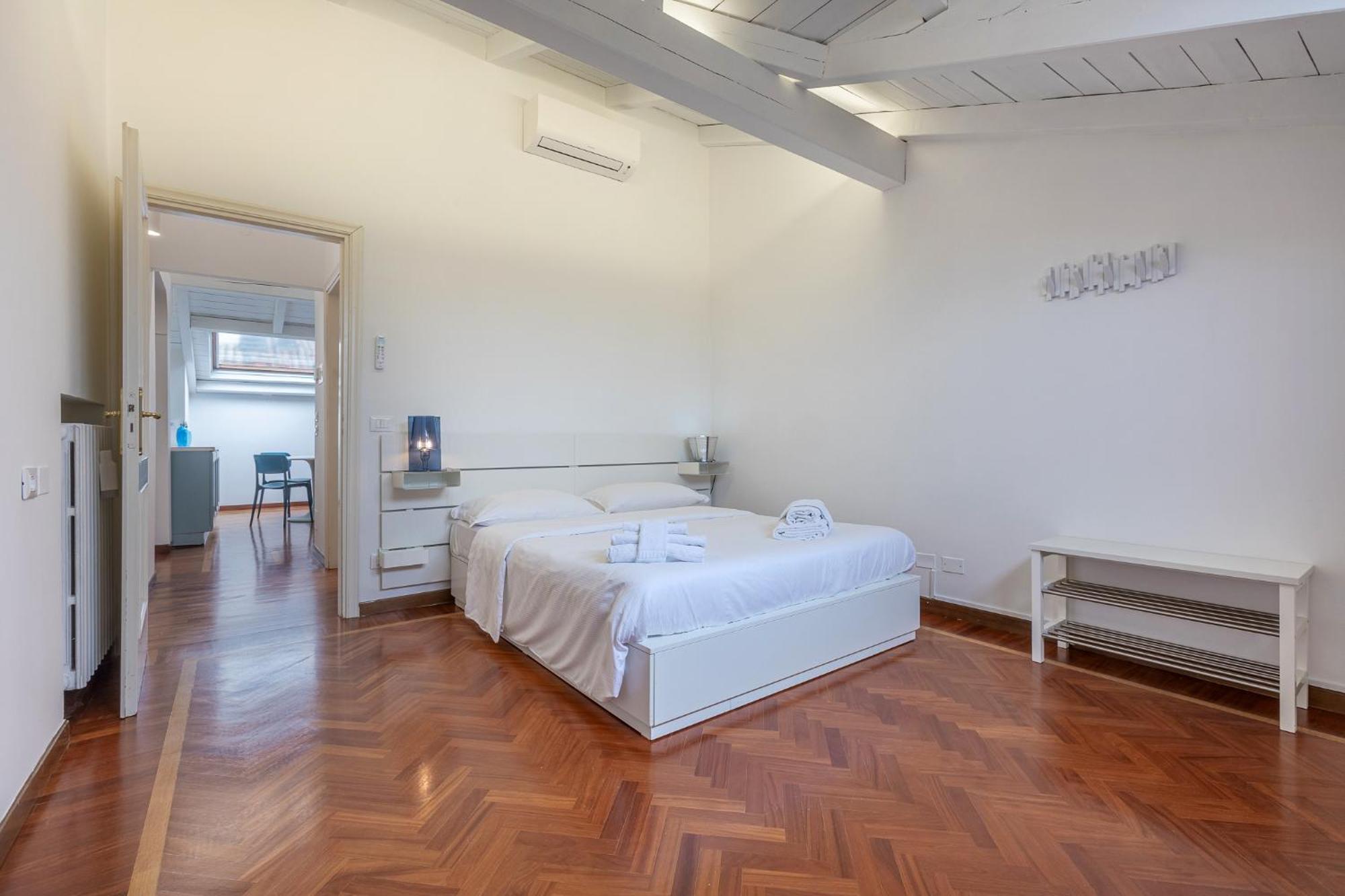 Ferienwohnung Pratello Elegante E Raffinata Mansarda Bologna Exterior foto